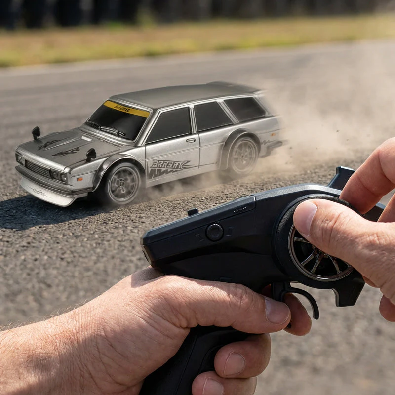 1:24 Scale RC Drift Car with LED Lights - Image 4