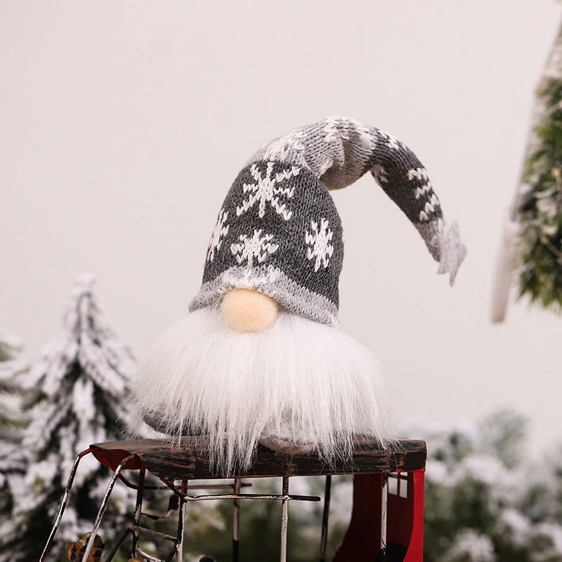 Décoration de Noël à suspendre : guirlande lumineuse avec des gnomes sans visage - Image 2