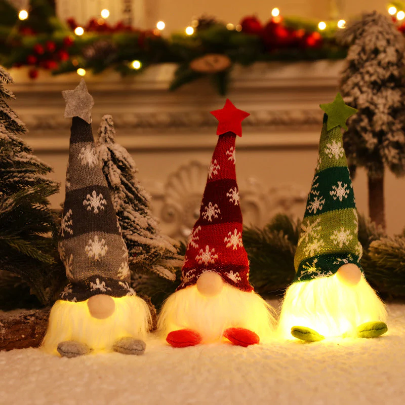 Décoration de Noël à suspendre : guirlande lumineuse avec des gnomes sans visage - Image 7