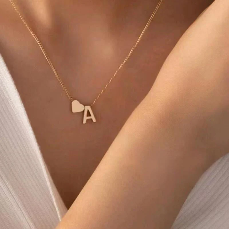 Petits colliers avec initiale Cœur doré Lettres A-Z