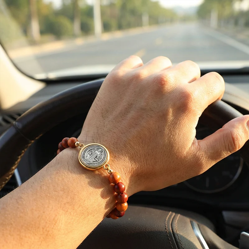📢📢50 % de réduction !! ⏰🛡️Le compagnon d'un gardien✨Bracelet Saint-Benoît en perles de bois naturel🎁Ajustable, convient aux hommes et aux femmes