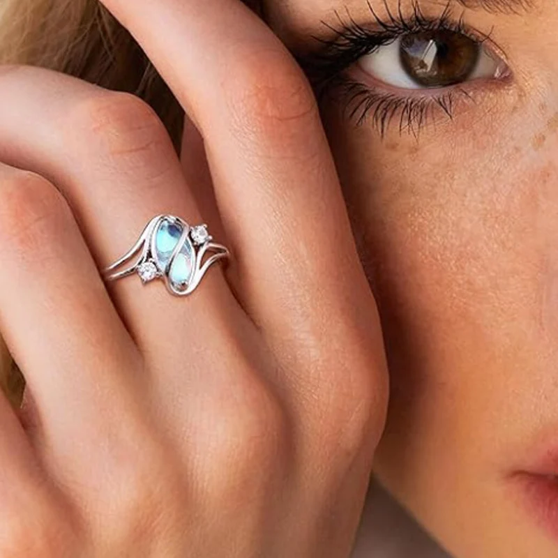 📢📢50 % de réduction !! ⏰ Bague géométrique ovale en pierre de lune avec accents de zirconia – Mystique, étincelante et élégance intemporelle ! 🌙✨ - Image 2